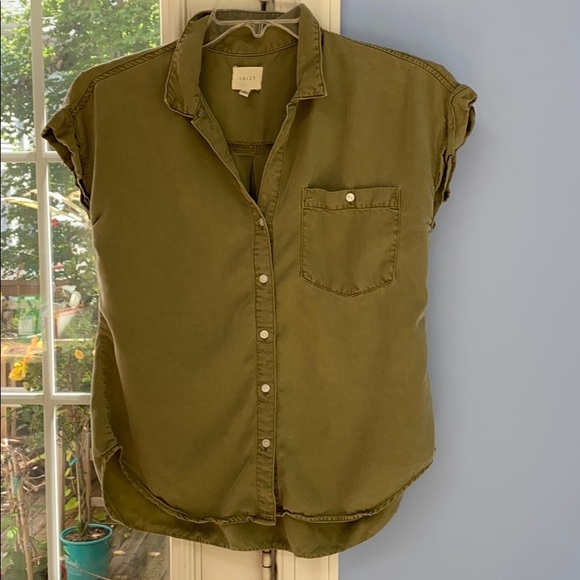 ID 1:23 top khaki green soft S $11 - Picture 1 of 3